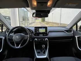 Toyota RAV4 thumbnail 6