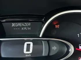 Renault Clio thumbnail 35