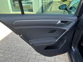 Volkswagen E-Golf thumbnail 17