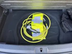 Volkswagen E-Golf thumbnail 22