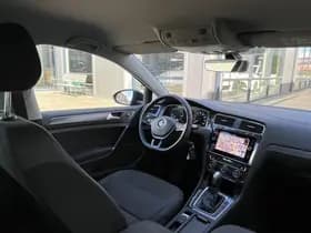 Volkswagen E-Golf thumbnail 4