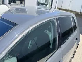 Volkswagen E-Golf thumbnail 34