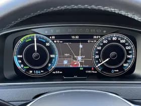 Volkswagen E-Golf thumbnail 5