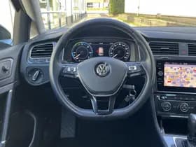Volkswagen E-Golf thumbnail 46