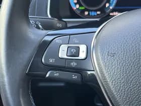 Volkswagen E-Golf thumbnail 48