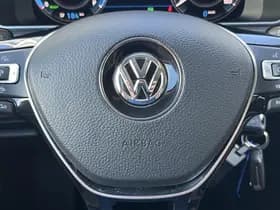 Volkswagen E-Golf thumbnail 49