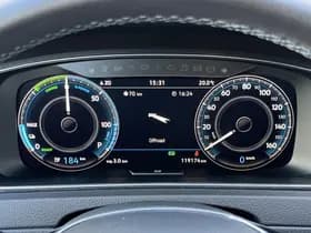 Volkswagen E-Golf thumbnail 58