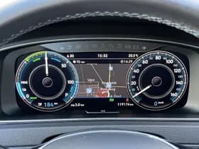 Volkswagen E-Golf thumbnail 60