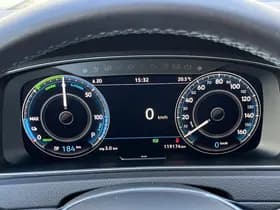 Volkswagen E-Golf thumbnail 61