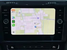 Volkswagen E-Golf thumbnail 10