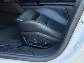 Porsche Taycan thumbnail 11