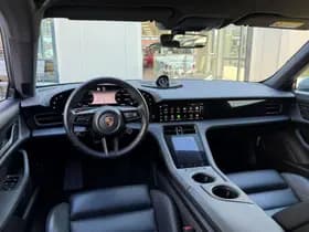 Porsche Taycan thumbnail 3