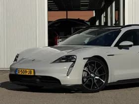 Porsche Taycan thumbnail 26