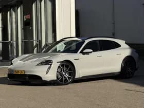 Porsche Taycan thumbnail 29