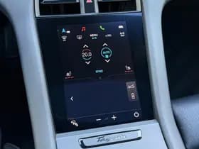 Porsche Taycan thumbnail 31
