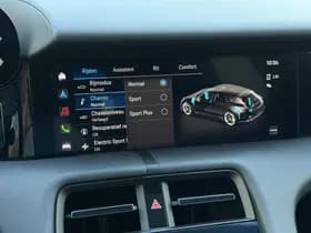 Porsche Taycan thumbnail 38