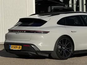 Porsche Taycan thumbnail 40