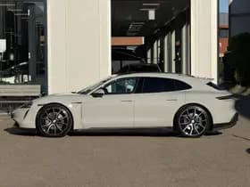 Porsche Taycan thumbnail 45