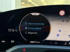 Porsche Taycan thumbnail 54