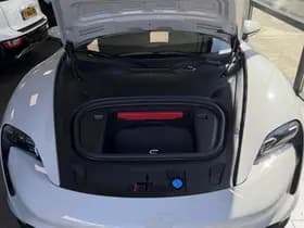 Porsche Taycan thumbnail 58
