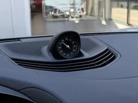 Porsche Taycan thumbnail 7