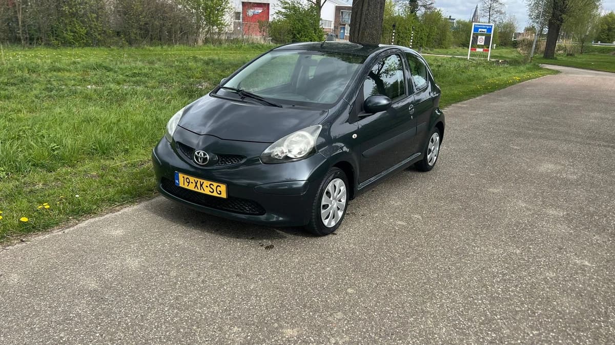 Toyota Aygo — foto 1