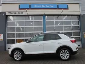 Volkswagen T-Roc thumbnail 3