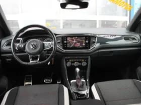 Volkswagen T-Roc thumbnail 4