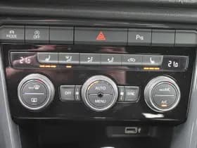 Volkswagen T-Roc thumbnail 36