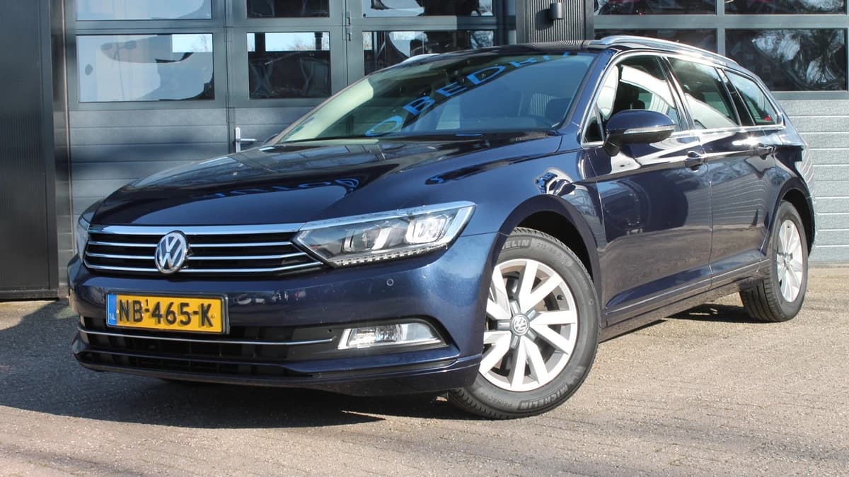 Volkswagen Passat — foto 1