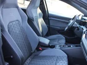 Volkswagen Golf thumbnail 17