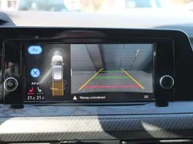 Volkswagen Golf thumbnail 39