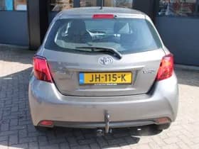 Toyota Yaris thumbnail 12