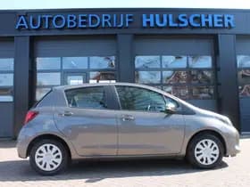 Toyota Yaris thumbnail 8