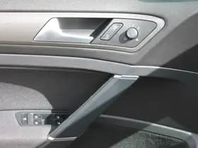 Volkswagen Golf thumbnail 16