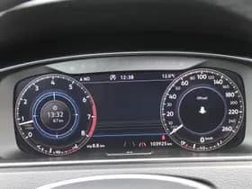 Volkswagen Golf thumbnail 25
