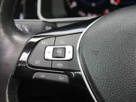 Volkswagen Golf thumbnail 27
