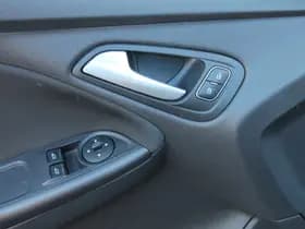 Ford Focus thumbnail 8