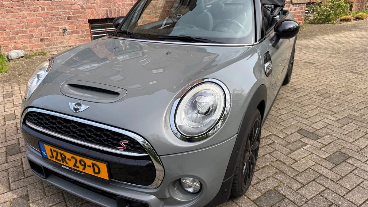 MINI Cabrio — foto 1