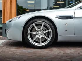 Aston Martin V8 Vantage Roadster 4.3 V8 Sportshift Roadster 4.3 V8 Sportshift thumbnail 8