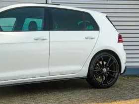 Volkswagen Golf 2.0 TSI 4Motion R 2.0 TSI 4Motion R thumbnail 30