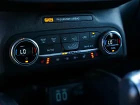 Ford Kuga 1.5 EcoBoost ST line 1.5 EcoBoost ST line thumbnail 16