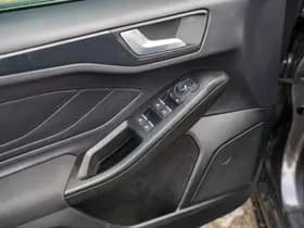 Ford Focus 1.0 EcoBoost Hybrid ST Line 1.0 EcoBoost Hybrid ST Line thumbnail 14