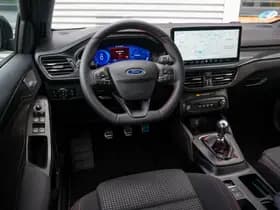 Ford Focus 1.0 EcoBoost Hybrid ST Line 1.0 EcoBoost Hybrid ST Line thumbnail 4