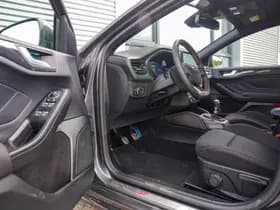 Ford Focus 1.0 EcoBoost Hybrid ST Line 1.0 EcoBoost Hybrid ST Line thumbnail 6