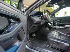 Land Rover Range Rover Evoque 2.0 P300 AWD R-Dynamic HSE 2.0 P300 AWD R-Dynamic HSE thumbnail 6