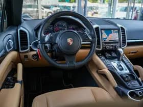 Porsche Cayenne 3.0 D Platinum Edition 3.0 D Platinum Edition thumbnail 4