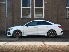 Audi A3 Limousine 2.5 TFSI RS 3 quattro Limousine 2.5 TFSI RS 3 quattro thumbnail 3