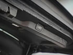 Land Rover Discovery 3.0 SDV6 HSE Luxury 3.0 SDV6 HSE Luxury thumbnail 29