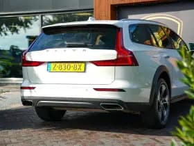 Volvo V60 Cross Country 2.0 B5 AWD Pro Cross Country 2.0 B5 AWD Pro thumbnail 10